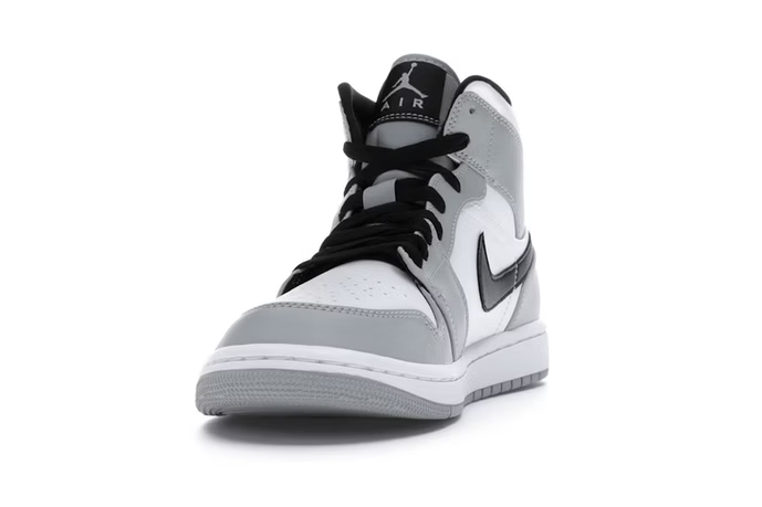 Jordan 1 MID "Light Smoke Grey"